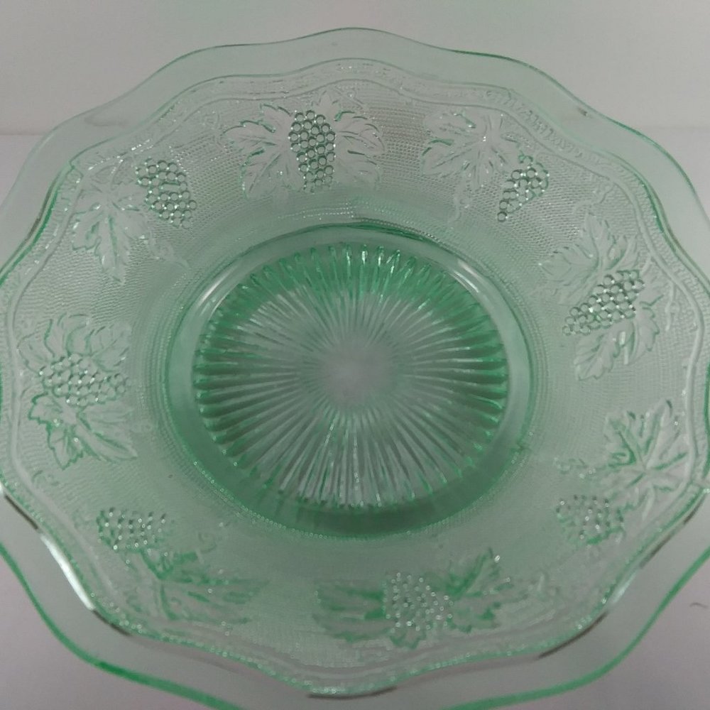 uranium green depression glass bowl grape motif glowy glass - Picture 2 of 12
